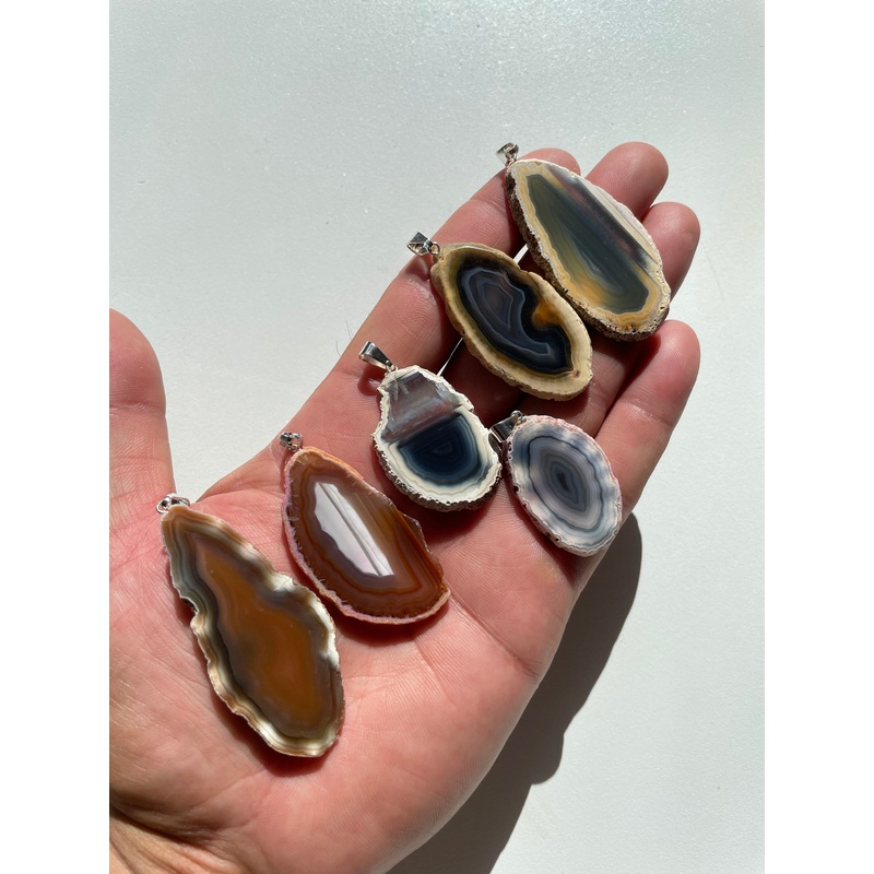 1 x Natural Agate Crystal Pendant PD021