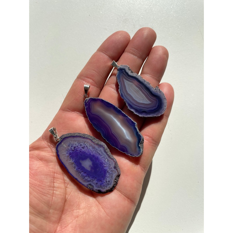 1 x Purple Coloured Agate Crystal Pendant PD018