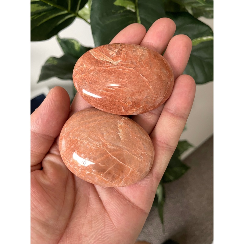 Peach Moonstone Palm Stone Natural (M) x 1 PS014