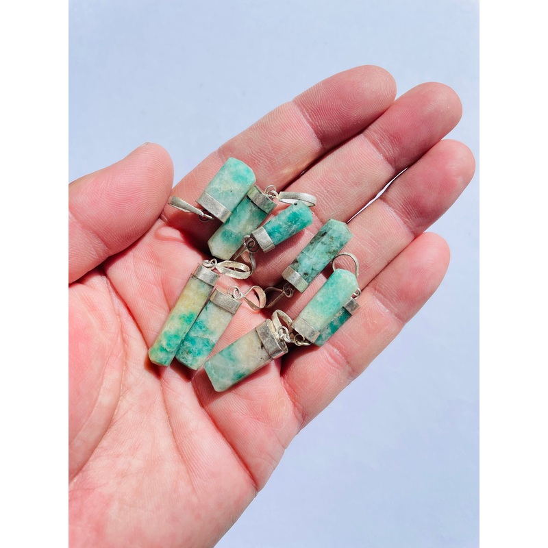 1 x  Emerald Crystal Pendant Natural PD038