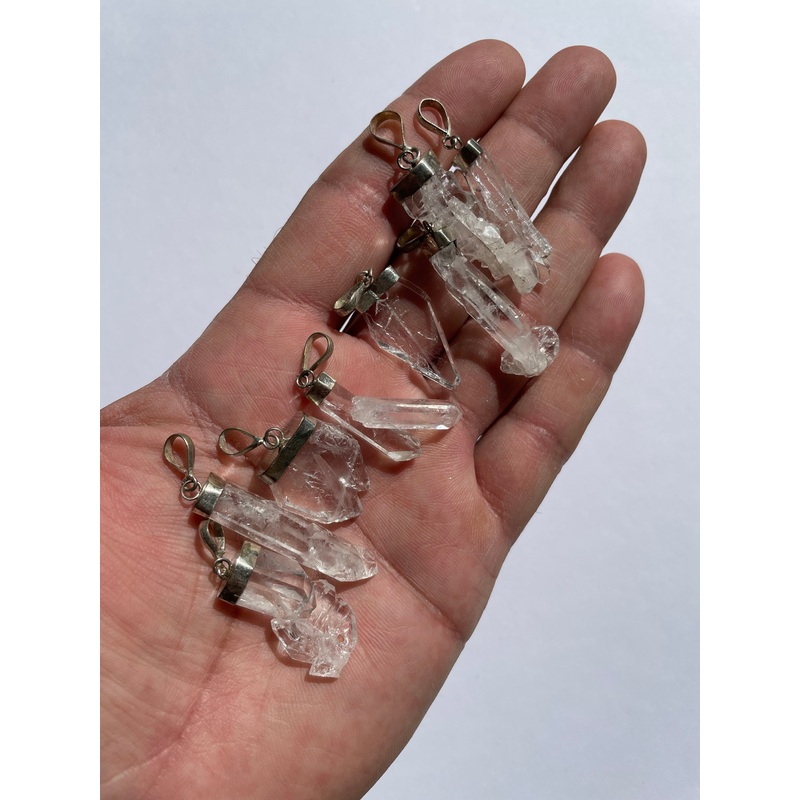 1 x Faden Quartz crystal Pendant