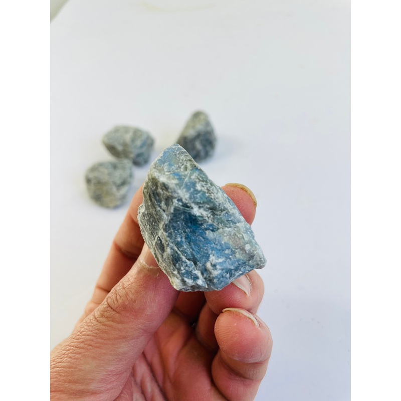 1 x Raw Labradorite Natural Crystal RW06