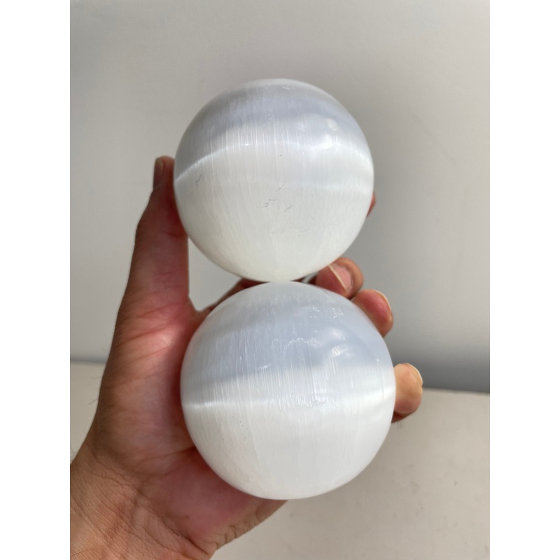 Selenite Crystal Sphere (8cm, 600g) SN035 x 1