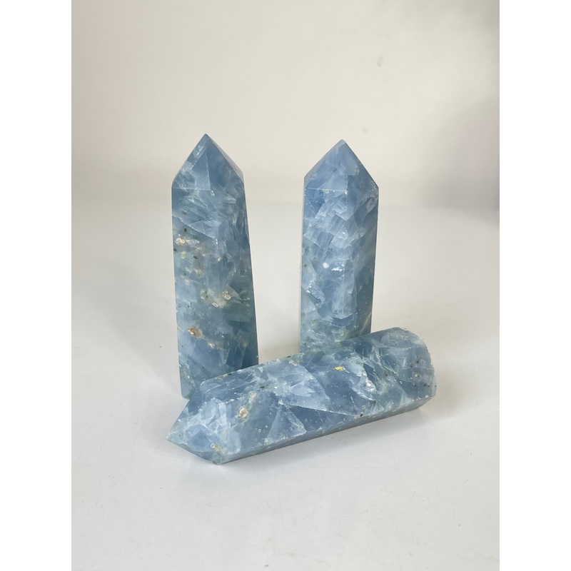1 x Blue Calcite Tower High Grade T056a
