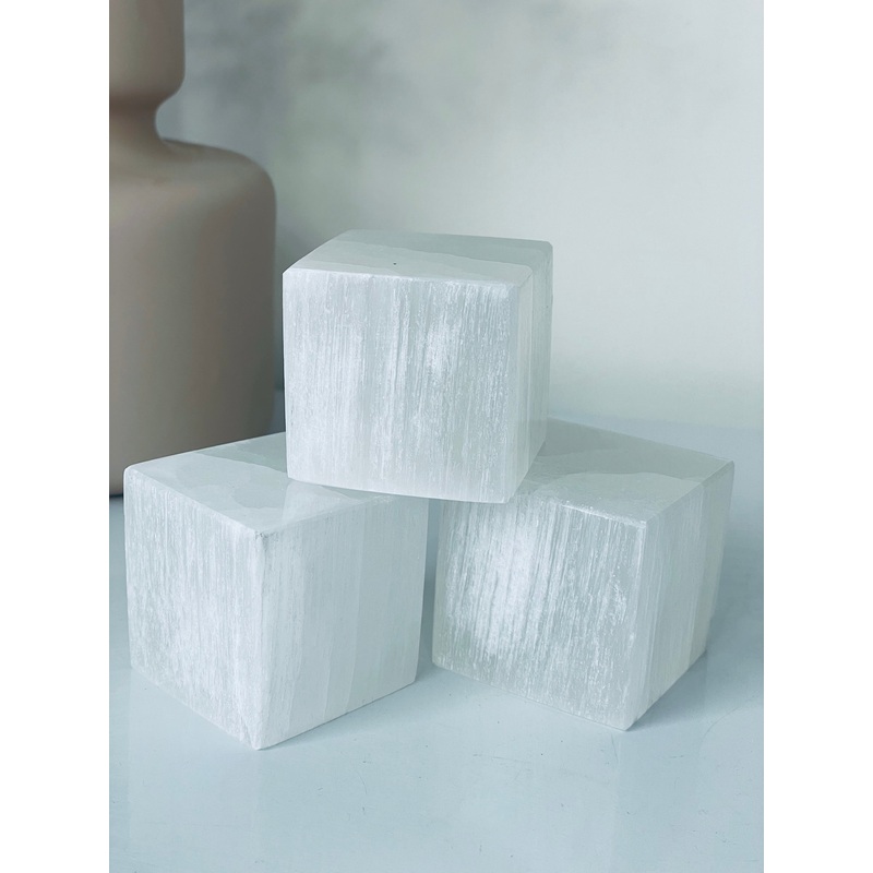 Selenite Charging Cube/Display Stand SN037 x 1