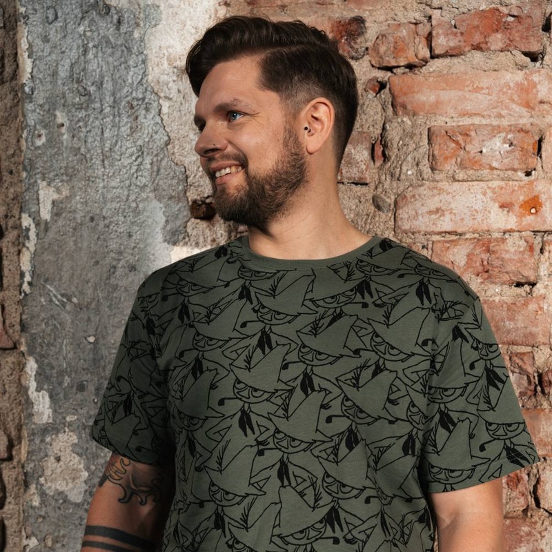 Snufkin Pondering T-shirt Green