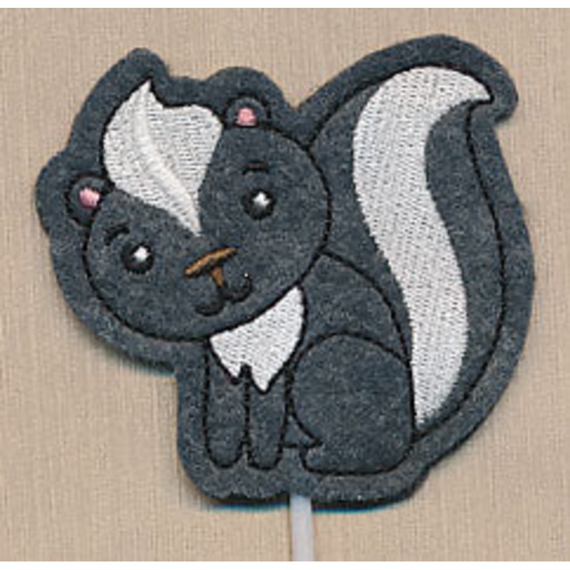 Woodland Skunk Topper (In-the-Hoop)