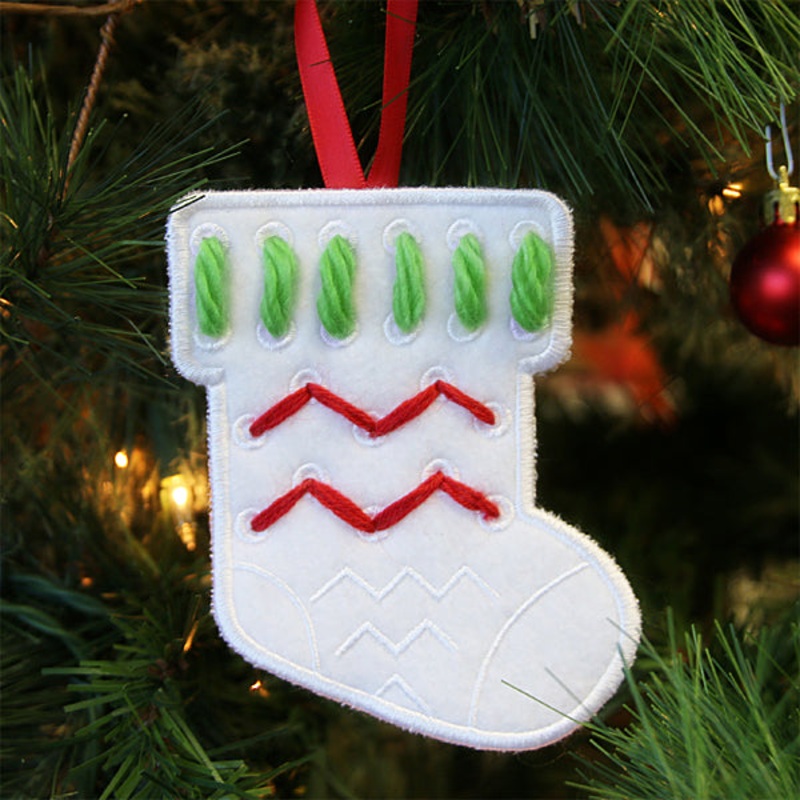 Yarn Stitch Ornament – Stocking (In-the-Hoop)