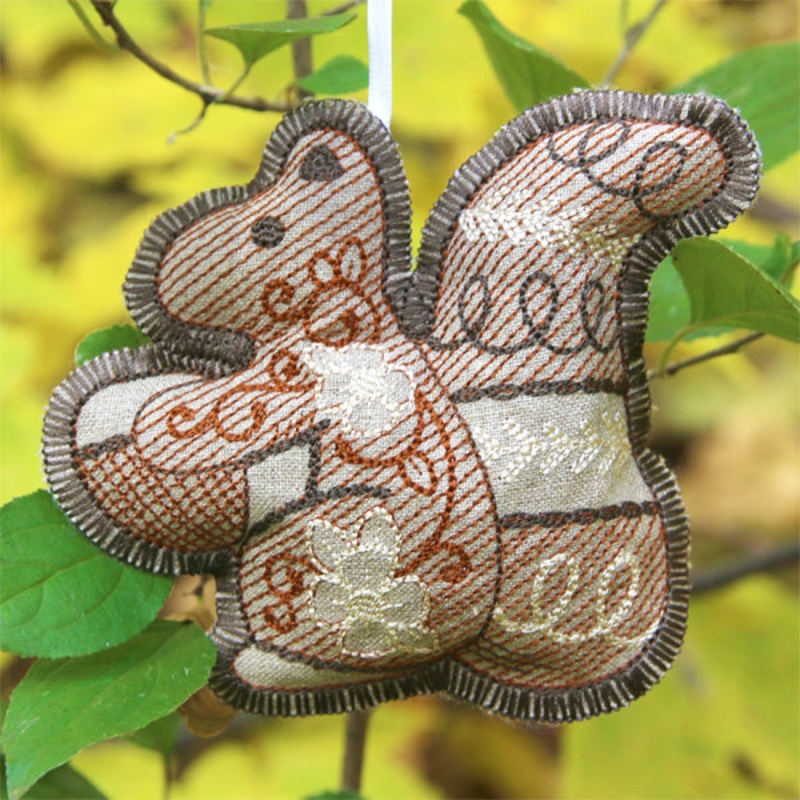 Woodland Wildlife Ornament – Squirrel (In-the-Hoop)