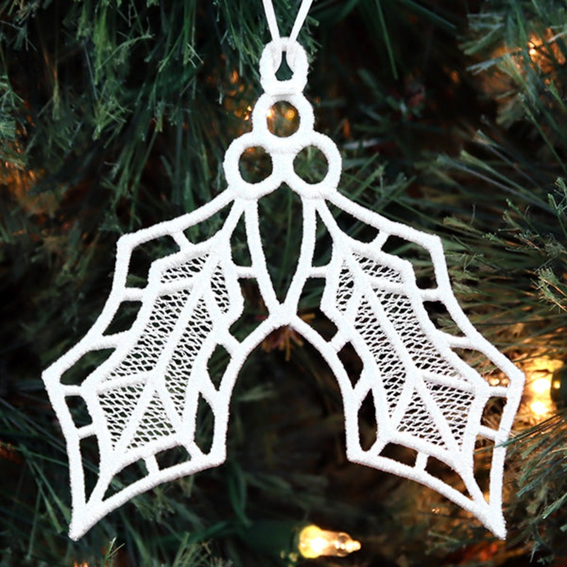 Yuletide Treasures – Holly (Lace)