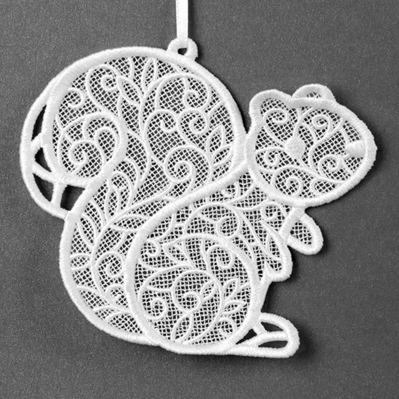 Woodland Treasures – Squirrel (Lace)
