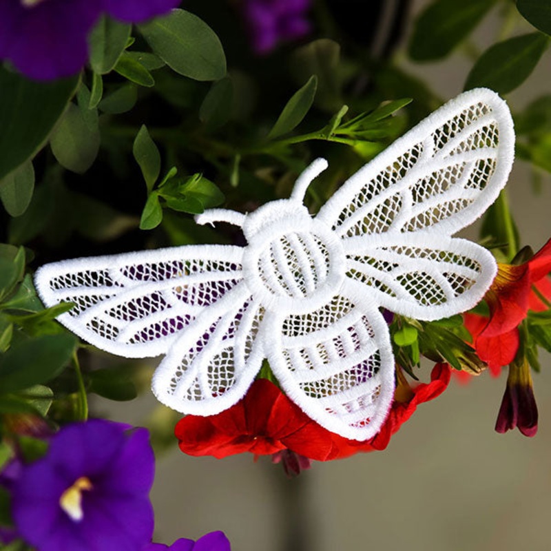 Winged Beauty – Bee (Lace)|3.25″ x 5.71″ / 82.46mm x 145.09mm|2.88″ x 5.07″ / 73.21mm x 128.81mm|3.87″ x 3.87″ / 98.36mm x 98.34mm|All Sizes