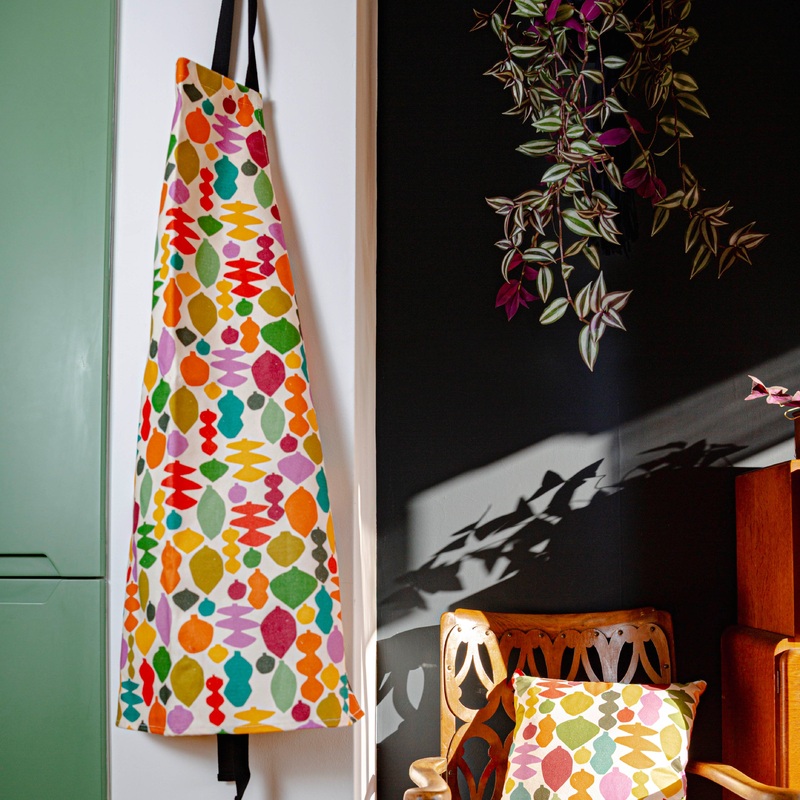 Colourful baubles apron – Lily Windsor Walker