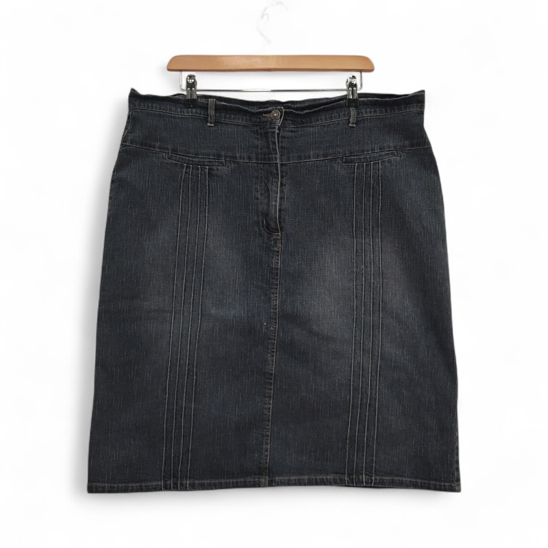 M D L Denim Skirt Dark Blue UK 22 Womenswear | Pre-loved