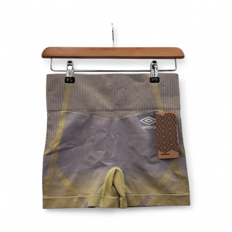 Umbro Seamless Gym Shorts UK 12 Grey Yellow Womenswear | Pre-loved