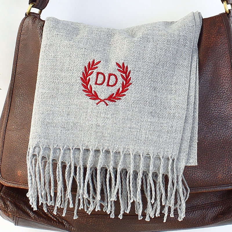 Wreath – 8 Scarf Colours|Please select|Caramel|Red|Heather grey|Pale beige|Black|Dark blue|Burgundy|Charcoal