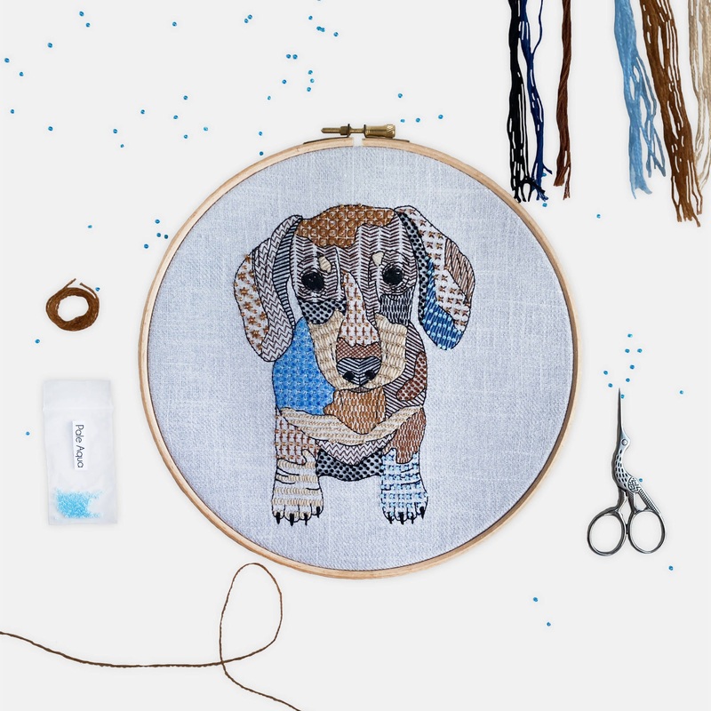 Dachshund Embroidery Kit|Blue / Blue|Natural / Pink