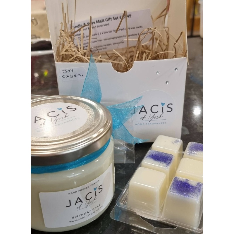 Jacis of York – A 250ML Scented Candle Plus Pack of 6 Wax Melts With FREE Gift Box