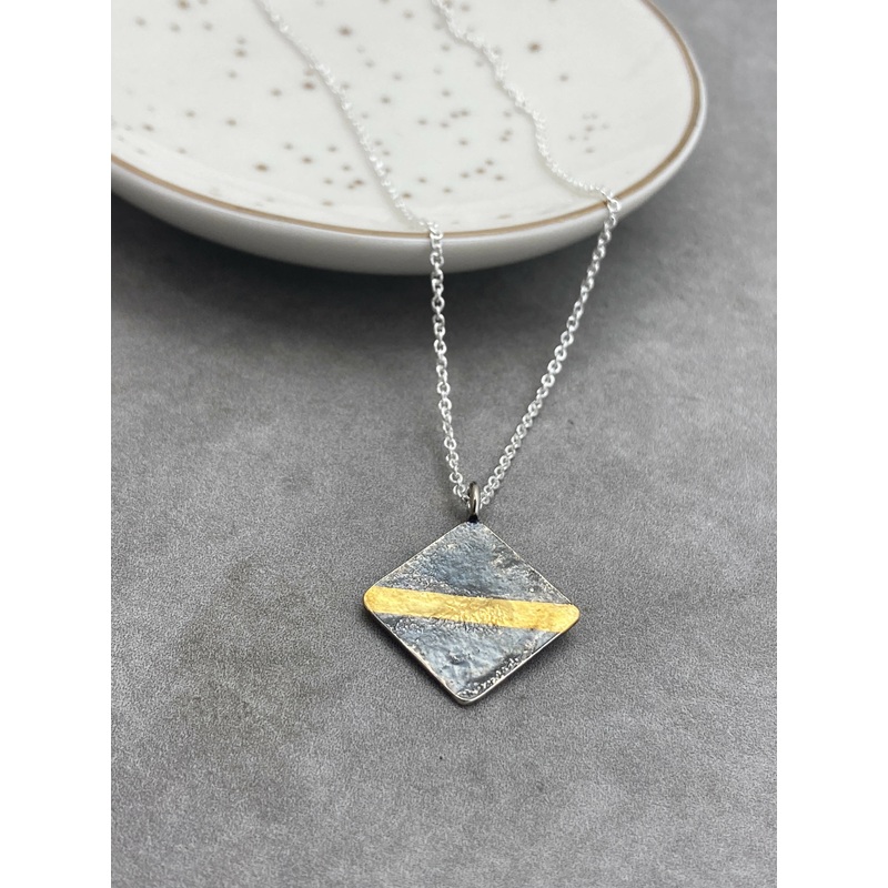 Black and Gold Pendant|Circle