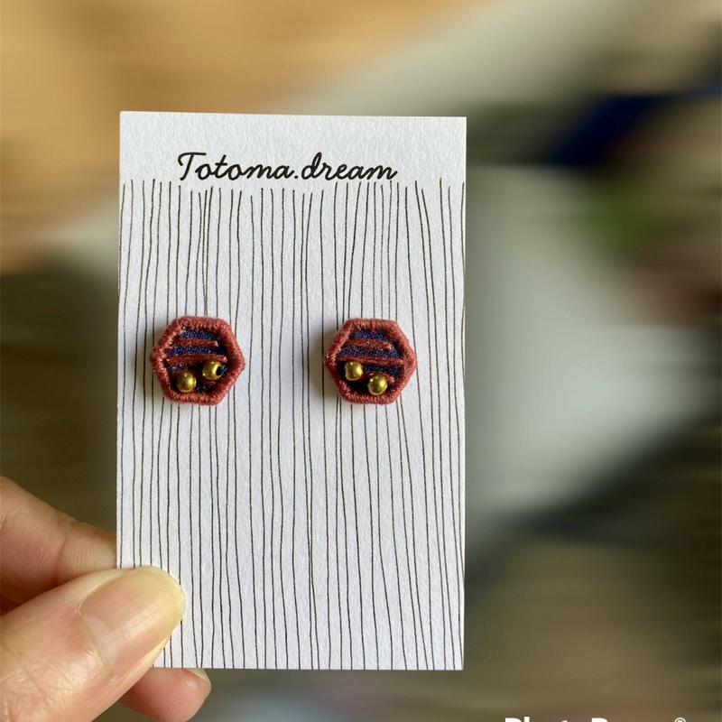 Crystal Embroidery Earrings (Hexagon)