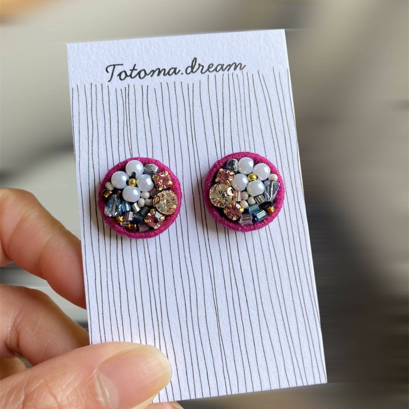 Crystal Embroidery Earrings (Round)