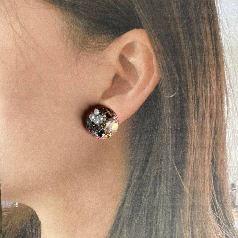 Crystal Embroidery Earrings (Small circle)