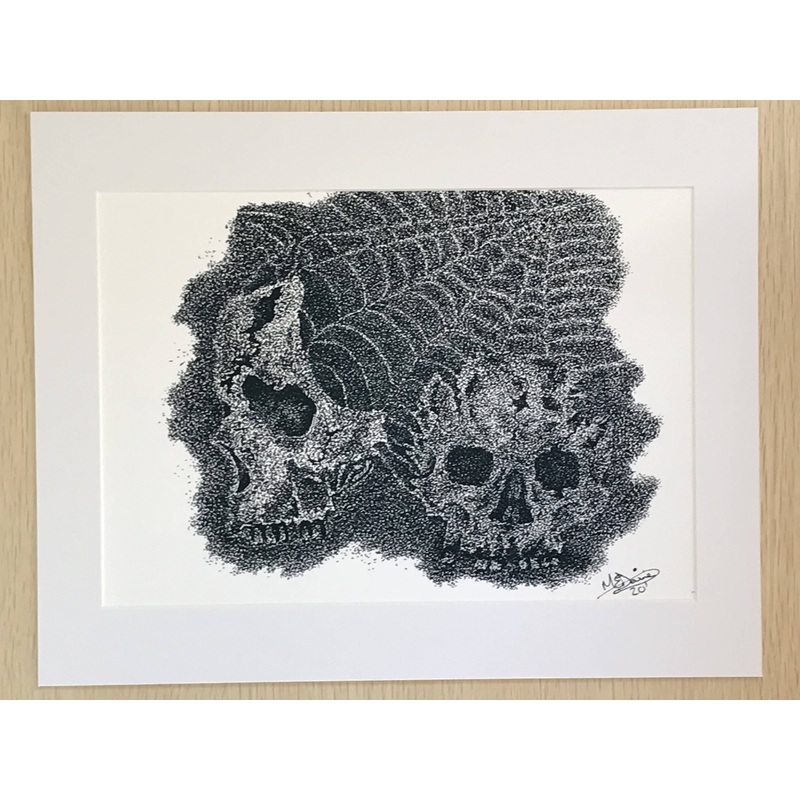 Skulls & Web|White Mount|Black Mount