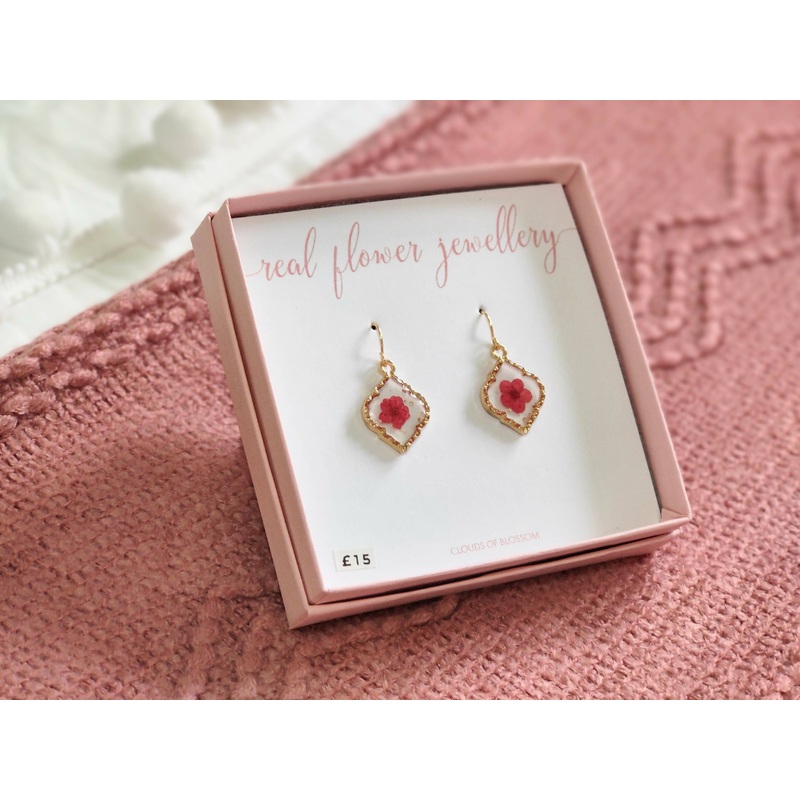 Red Babys Breath Fancy Diamond Shaped Bezel Earrings Gold Plated