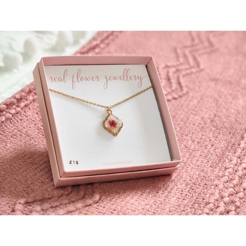 Red Babys Breath Fancy Diamond Shaped Bezel Necklace Gold Plated