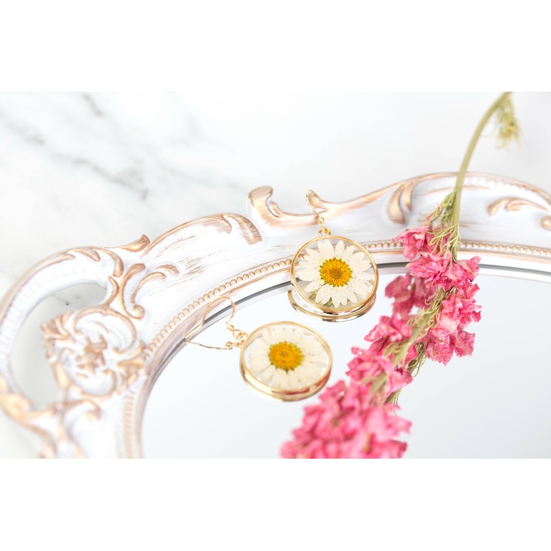Daisy Circle Earrings Gold Plated