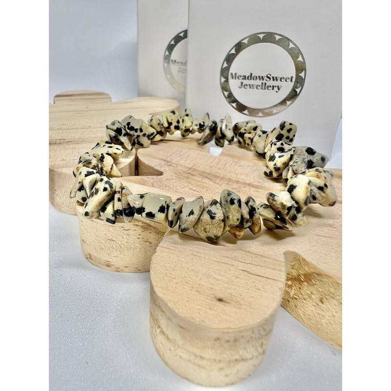 Dalmation jasper chip bracelet