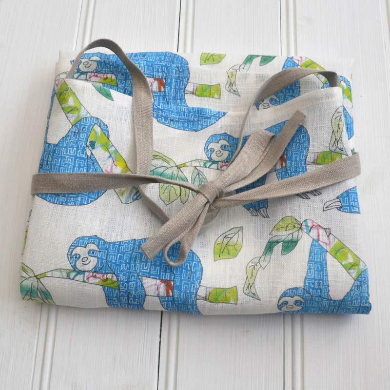 Linen Children’s Apron – Sloth Print