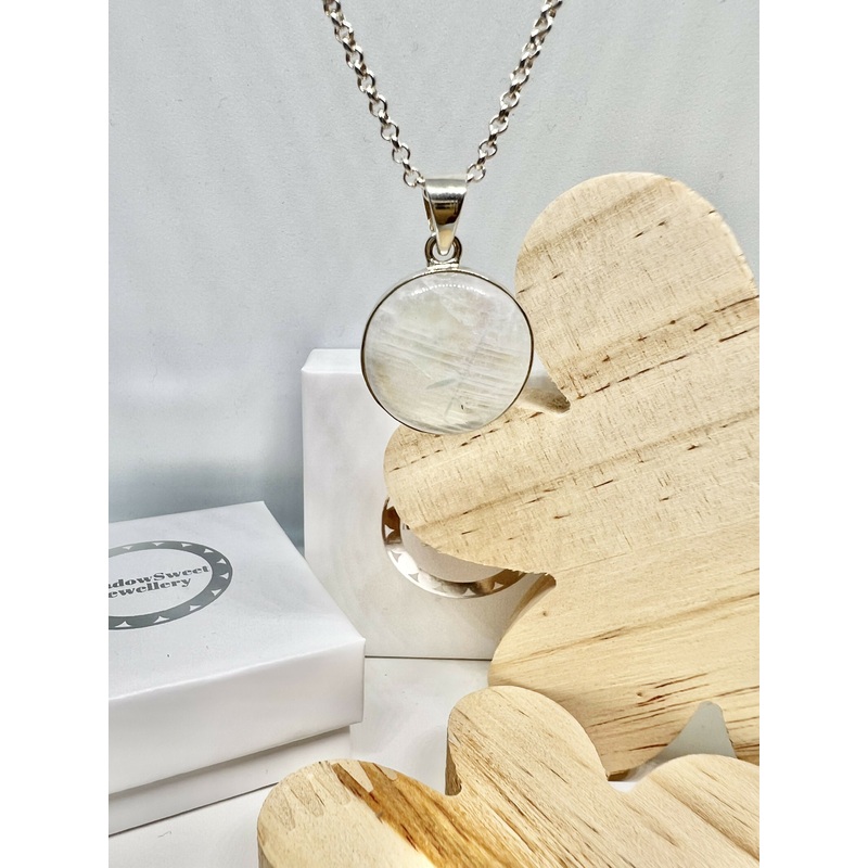 White Moonstone Round Necklace