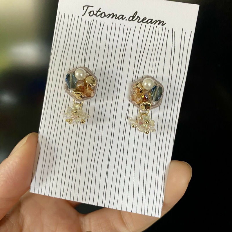 Flower Pendant Crystal Embroidery Earrings (Hexagon)