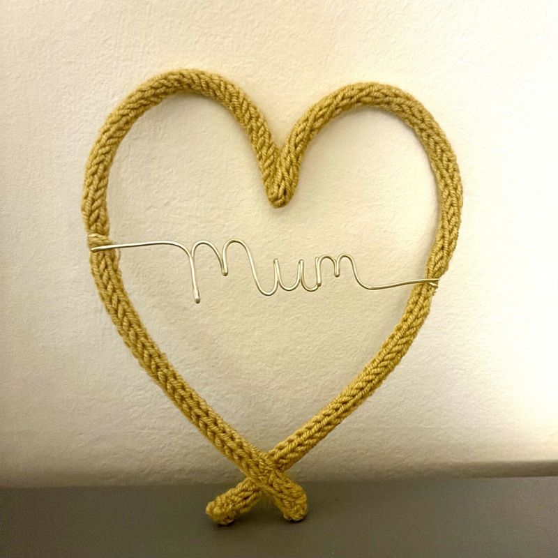 Mum Heart Shaped Wire Decoration