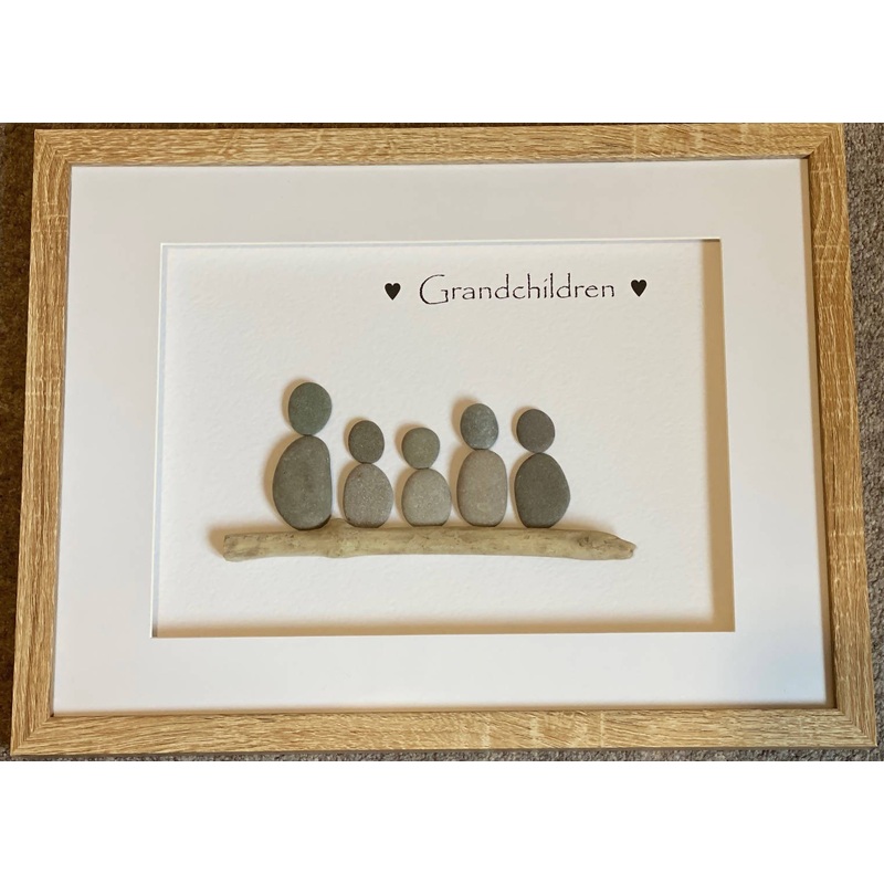 Grandchildren – Large|Grandchildren with 5 pebble people- Large with light frame|Grandchildren with 5 pebble people- Large with Dark Frame