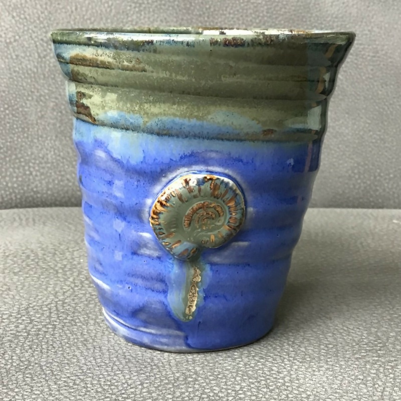 Ammonite Pot – Gold Detail|Dark Blue Ammonite Pot