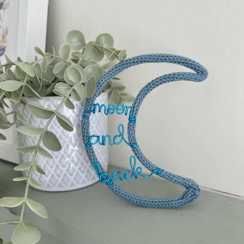 Knitted Wire Moon And Back Sign