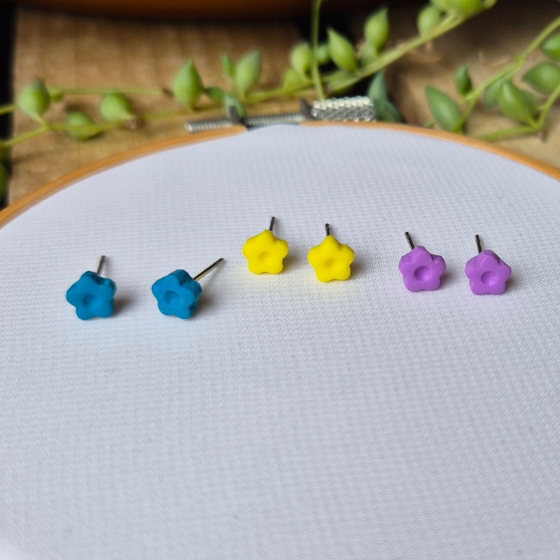Simply Flowers Stud Earrings