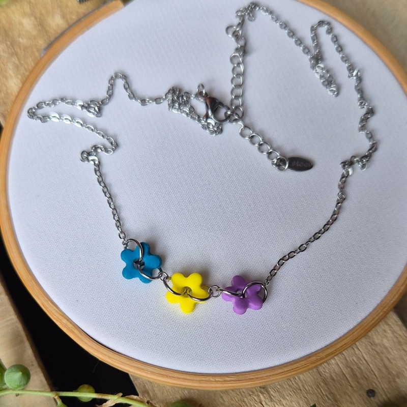 Simply Flowers Trio Necklace