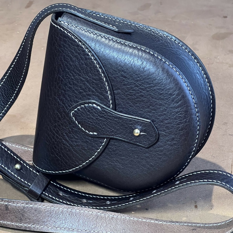 Handmade Italian Vegetable Tanned Leather Horseshoe Bag – Dark Brown