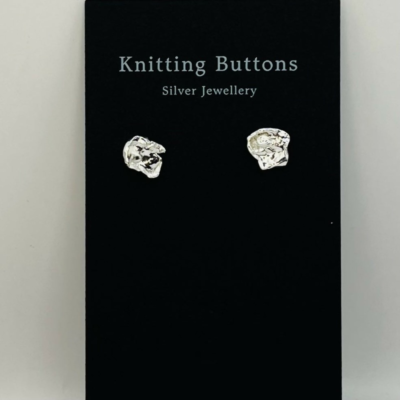 Water Cast Stud Earrings|Water cast stud earrings