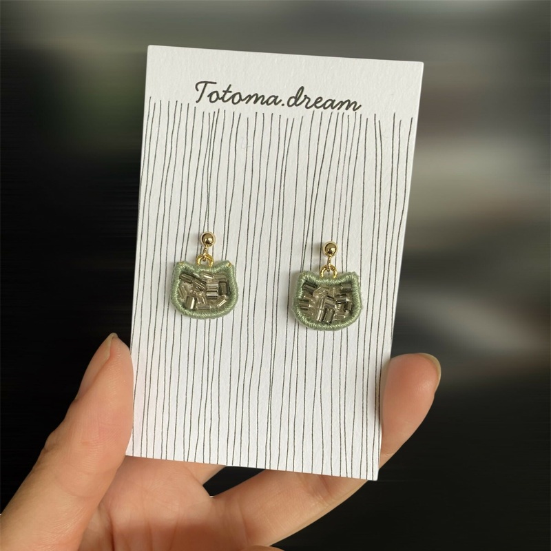 Pendant Crystal Embroidery Earrings (Cat)