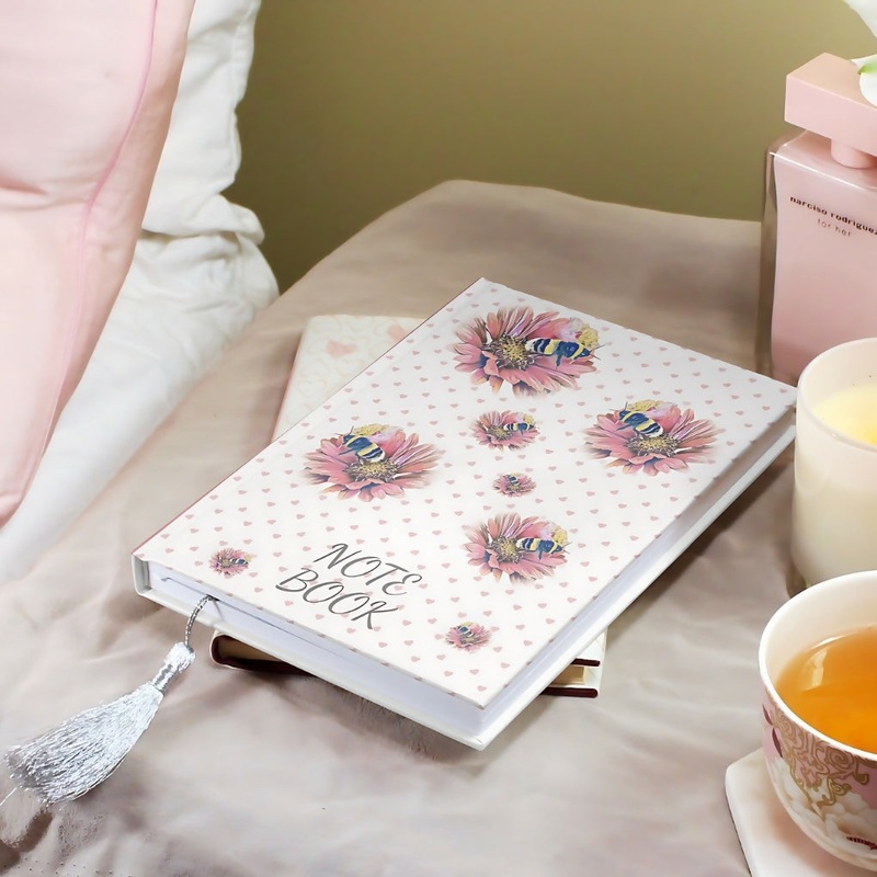 DAISY AND BEE WITH TINY PINK HEARTS – A5 HARDBACK NOTEBOOK / JOURNAL