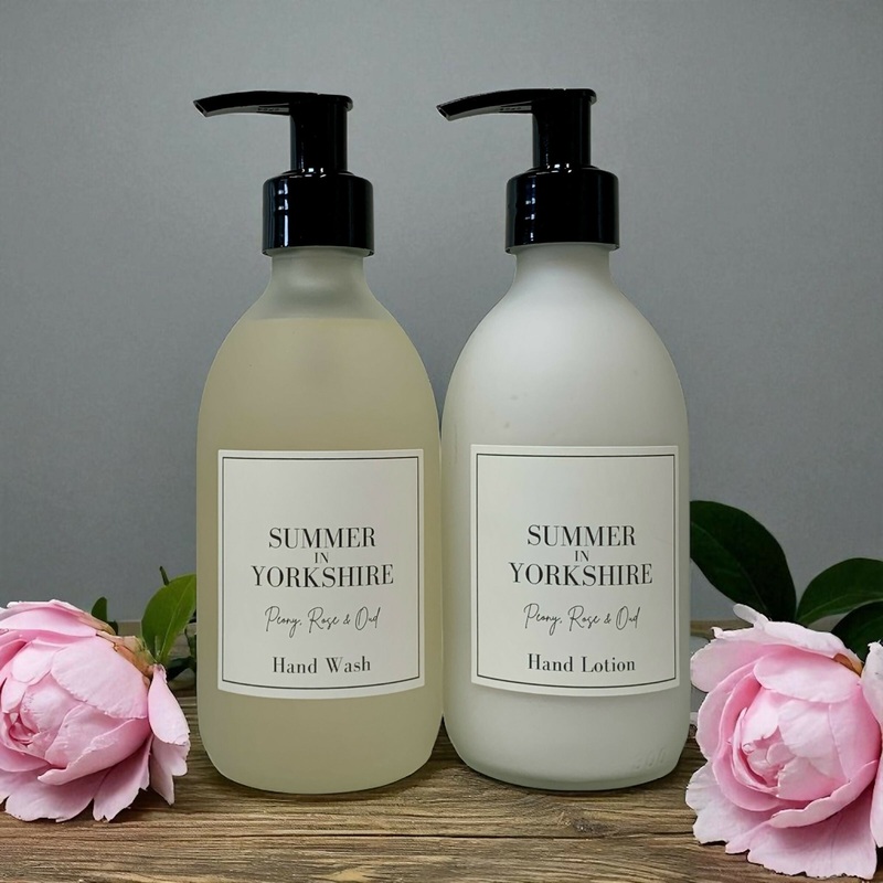 Summer in Yorkshire – Peony, Rose and Oud Hand Care Set Glass Bottle 2 x 300ml