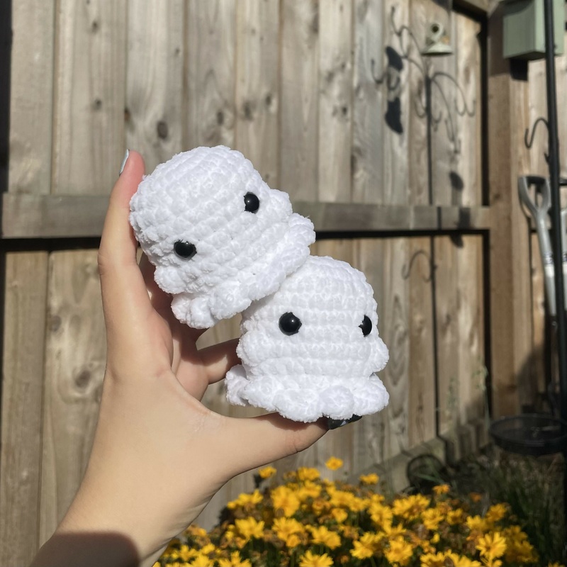 Mallow The Crochet Ghost