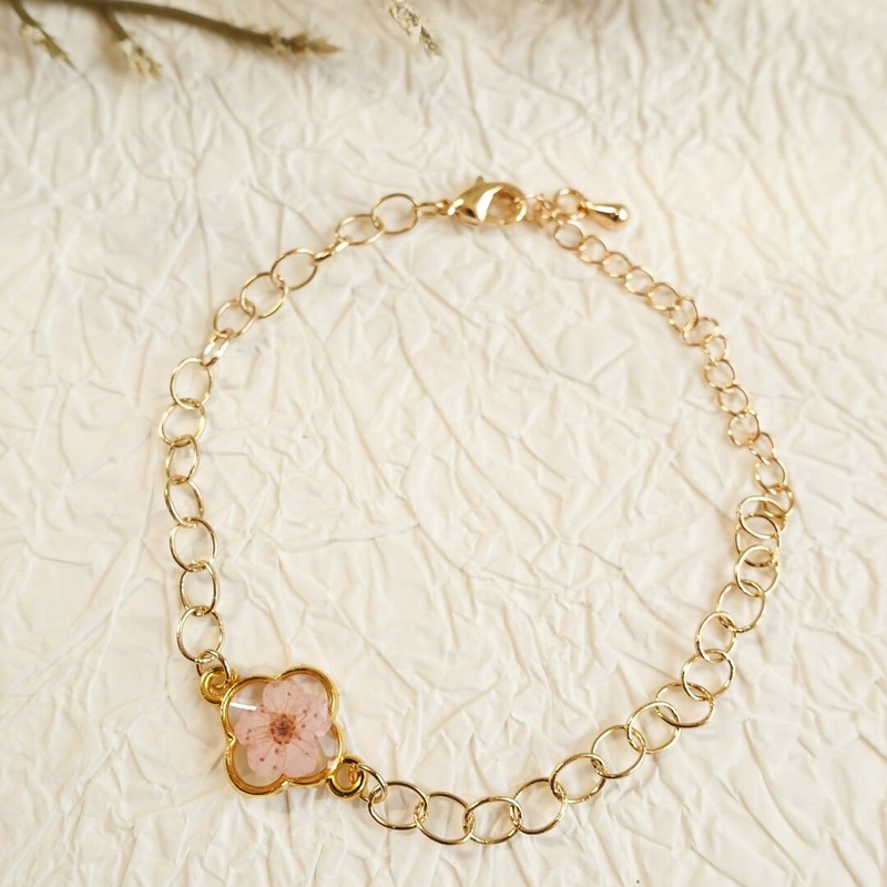 Pressed Flowers Bracelet – Light Pink