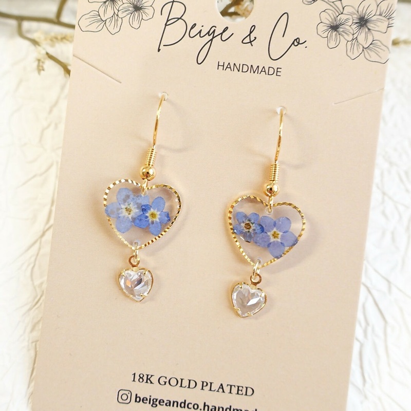 Sparkly Heart Blue Pressed Flower Earrings
