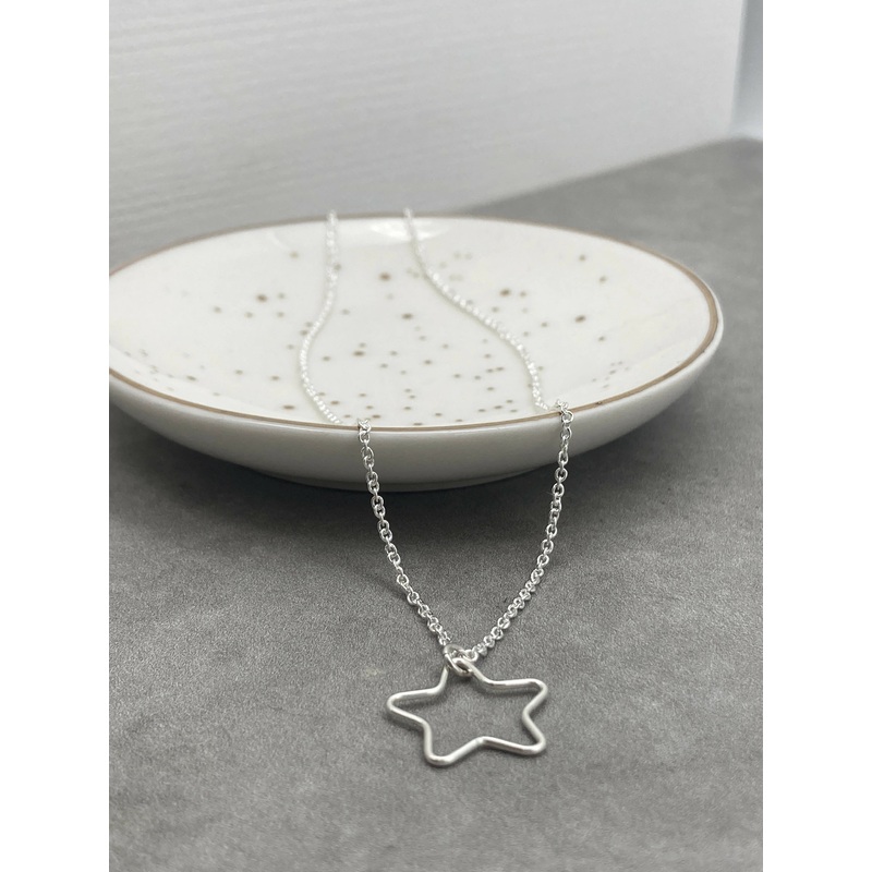 Star Outline Necklace|single star