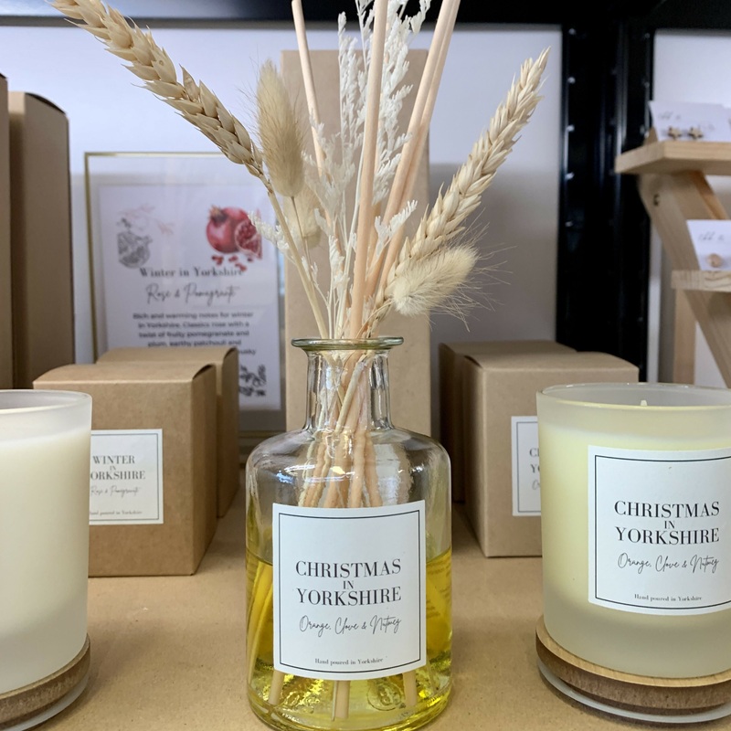 Christmas in Yorkshire – Orange, Clove and Nutmeg Dried Flower Diffuser – 100ml